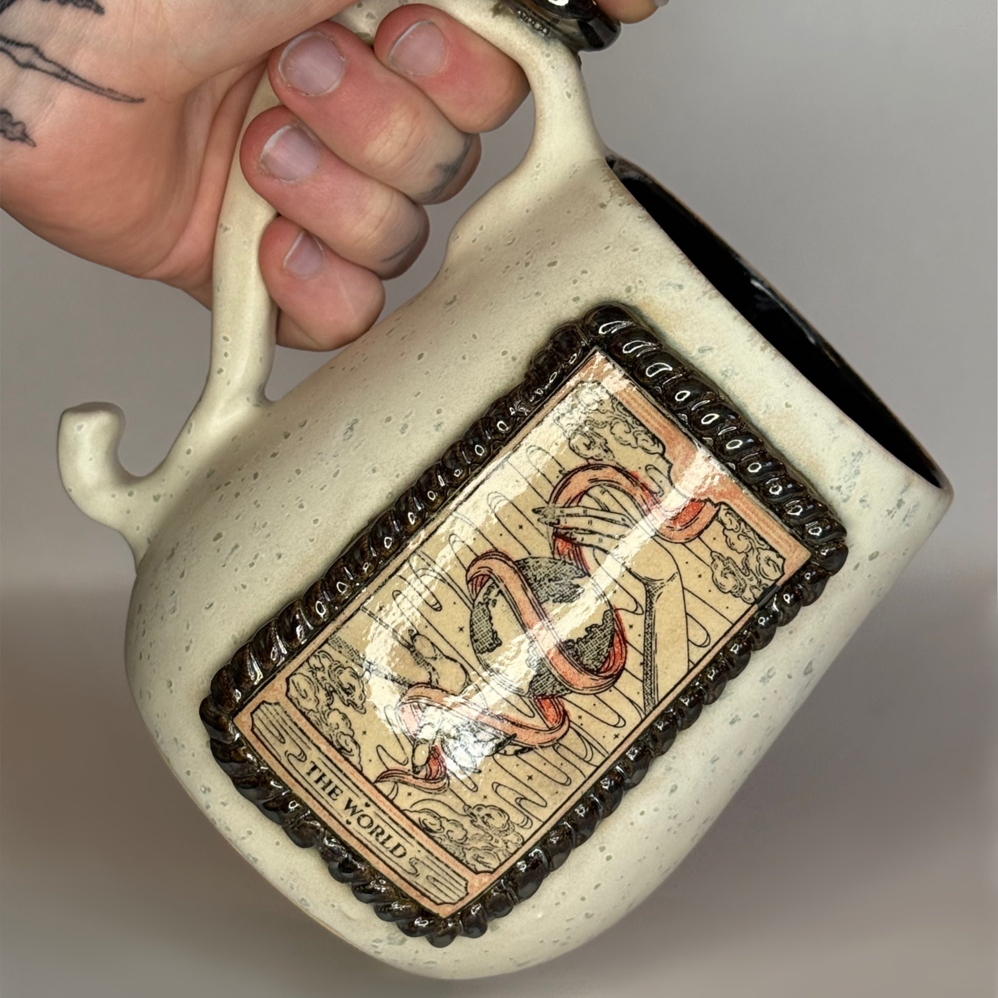 Tarot Mug The World